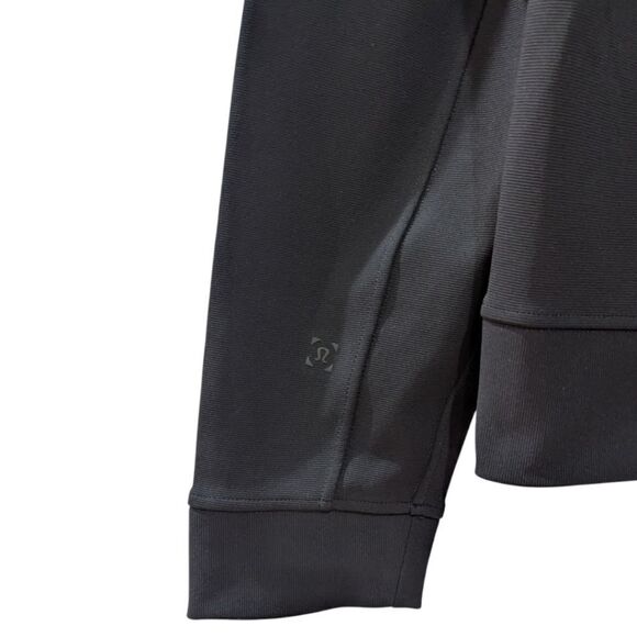 Lululemon x Embroidered Men's Medium Sojourn Jacket in Black - Picture 10 of 11